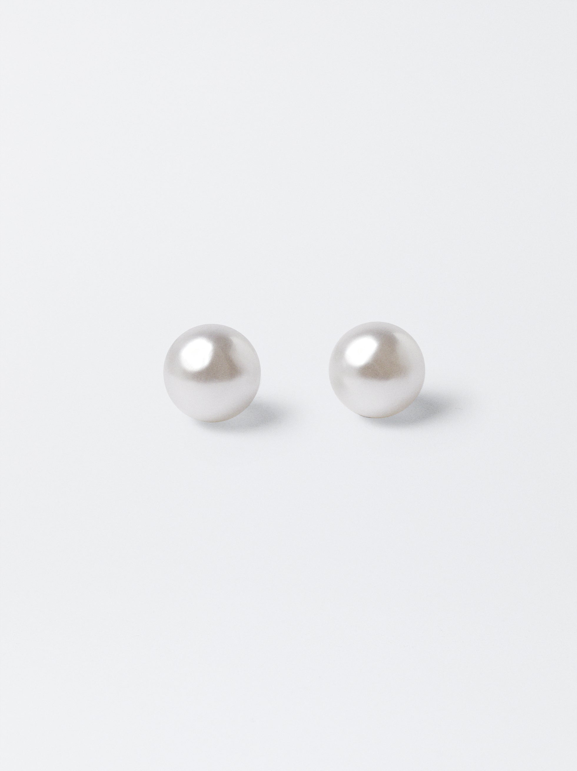 Classic Pearl Stud Earring