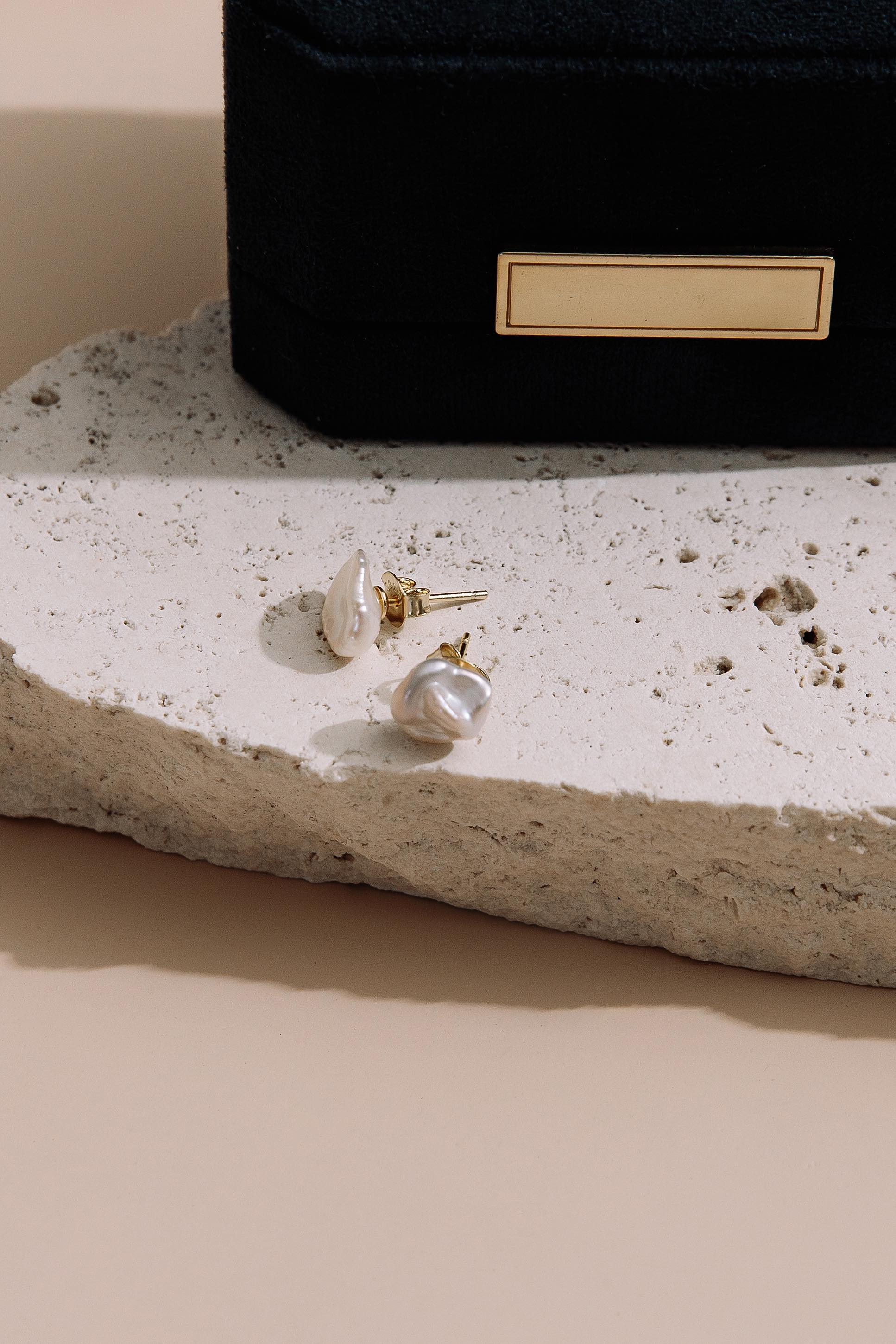 Natural Pearl Studs