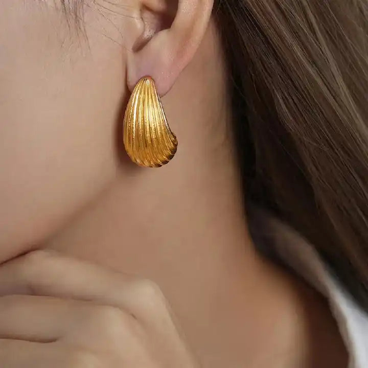 The It Girl Earrings