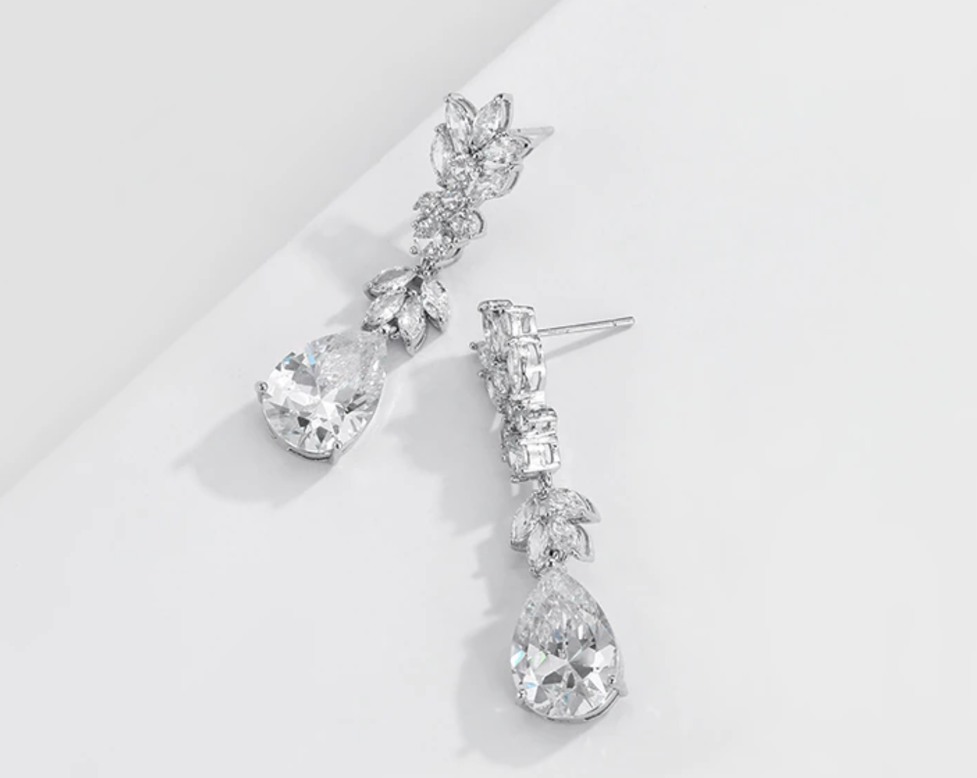 Hué Drop Earrings